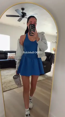 Bout to ball 💙💙 @HYDROJUG   #OOTD #dress 