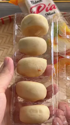 Mềm dẻo với thơm phức luôn mấy bà ơi #banhpiamini #banhpia 