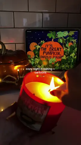 dear great pumpkin, can we not have summer weather anymore pls!!!! #cozy #fallbaking #cozyaesthetic #fallaesthetic #cozyfallvibes 