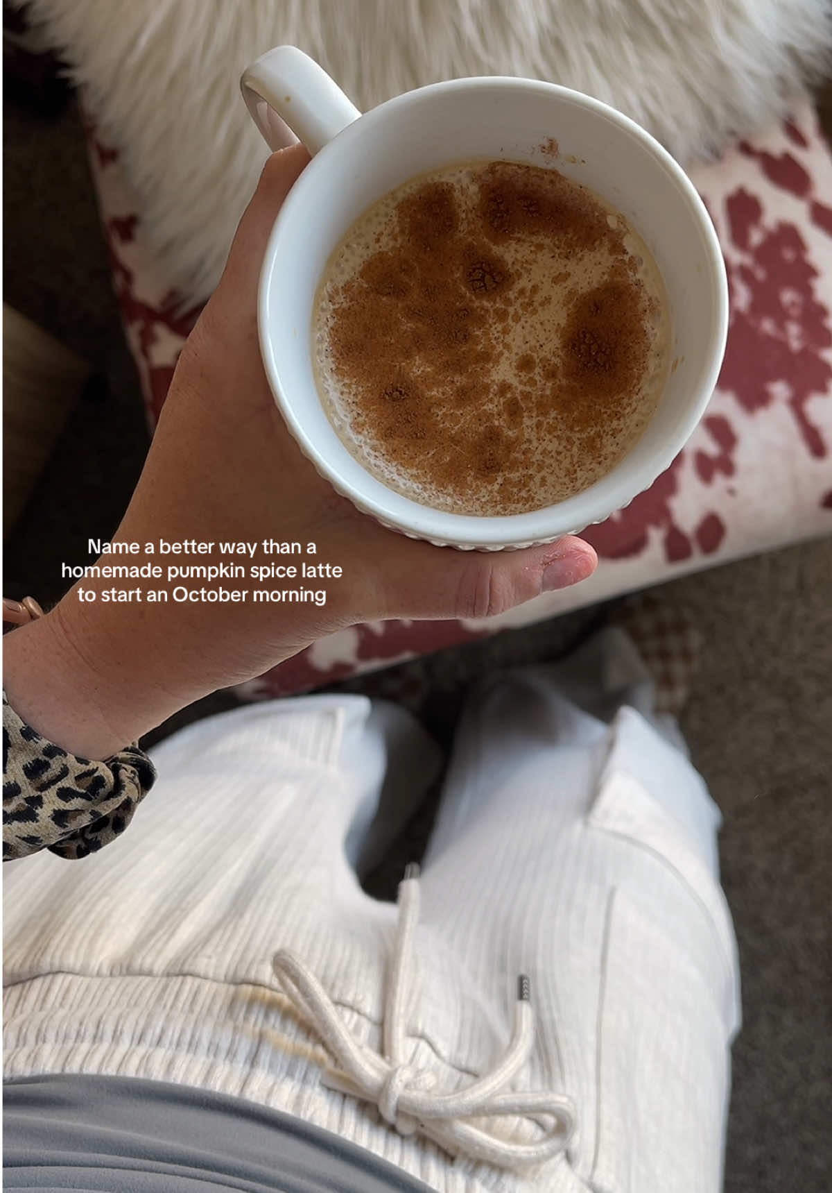 Homemade pumpkin spice latte - The cozy vibes are immaculate 🤌🏼🎃🧸🍂 #fall #fallaesthetic #fallvibes #cozyseason #pumpkinspice 