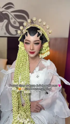 More Information : *Info Pricelist Via WA YAH (klik link di bio)🕊️  ___________________________________ #mua #muacowok #muajogja #muangawi #makeupartist    ✌✌   mungawihits            