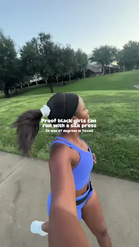 We will keep our hair healthy, looking good, AND workout over here 🤭 #halfmarathontraining #workingoutwithsilkpress #blackgirlfitness #3c4ahair #silkpressseason 