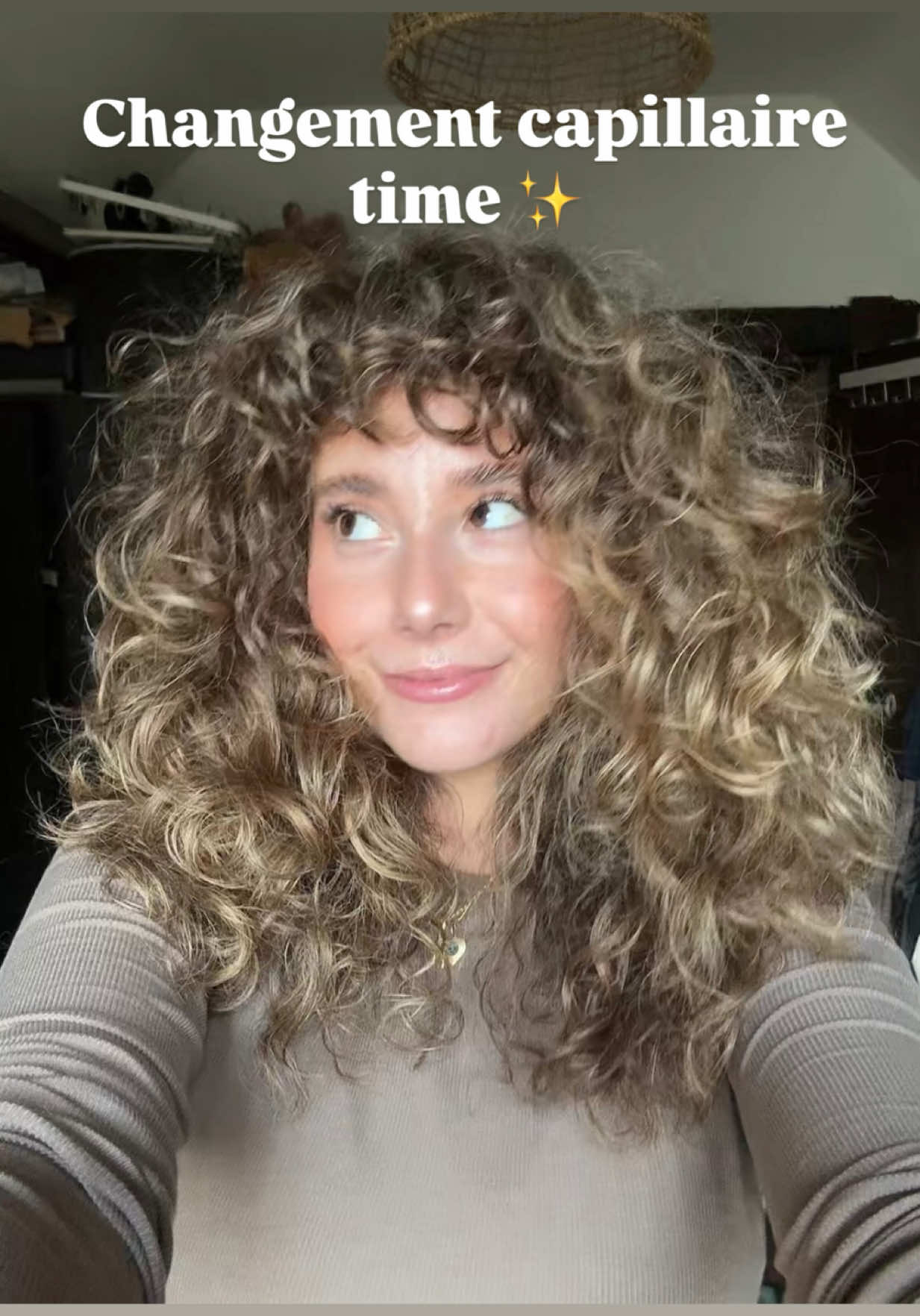 Changement capillaire time il était temps 🫶🏼✨💃👩🏽‍🦱 #curlygirl#changementcapilaire#GlowUp#refreshing#curly  