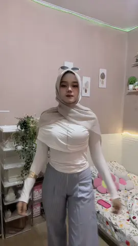 Cute ter wispie wispie 🥹💗🤏🏻#CapCut #foryou #inspirasioutfit #wispie #atasanwanita 