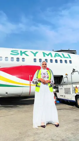 @Sky Mali 🇲🇱 relie désormais Bamako et Abidjan ✈️ : un même peuple, une même famille, un même ciel.#Sky Mali#compagnieaerienne #exploreafrica #volinaugural #mali 
