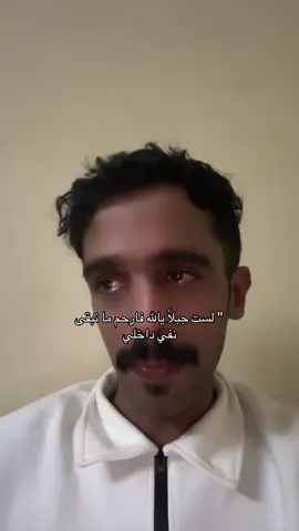 اليوم بَكيتُ عَلى نَفسي وعَلى ما فعلتهُ الحياة بي وكأنَّني لم أكُن بشرًا أنا وقَلبي لسِنَا بخير ابدًا تجدرت من مشاعري وأصبحتُ أنسان لا أعرفه ابدًا