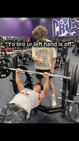 45 straight to the sternum does NOT feel good💔💔 #gym #GymTok #bodybuilding #gymrat #blowthisup 