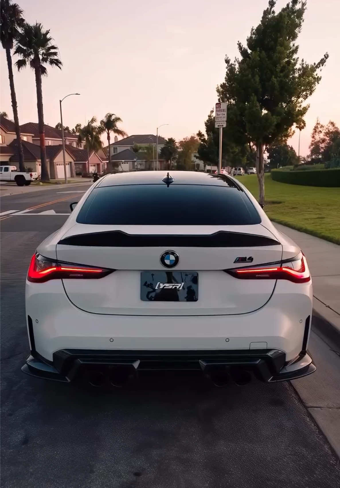 Check out our Carbon Fiber kit for the G82 M4 platform!🔥 This kit consists of the following:     • Carbon Fiber Front Lip     • Carbon Fiber Side Skirts     • Carbon Fiber Rear Diffuser     • Carbon Fiber Rear Bumper Canards     • Carbon Fiber Trunk Lip We ship globally🌍 sales@carbonimports.ca @bmw @BMW Canada  #bmw #g82 #m4 #CarbonImports #CarbonFiber 
