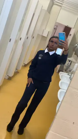 😴🥱#fyp #schoolgirl #views #trendingsound #likes 