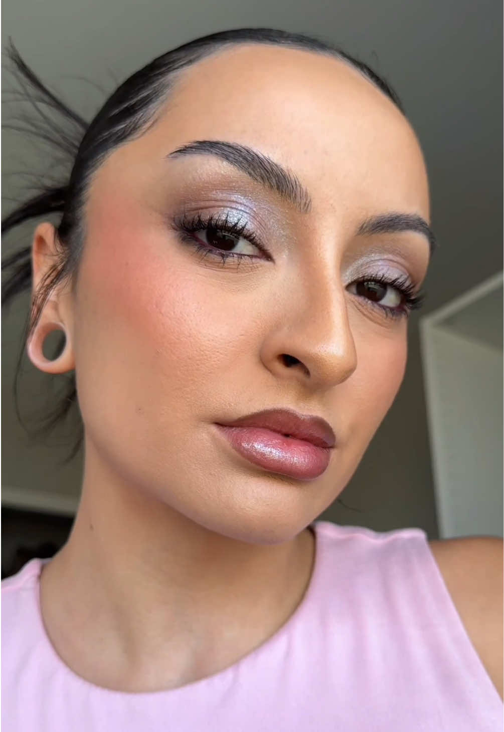 @Ciara showcases our ozian forest eyeshadow palette featuring 12 highly pigmented, blendable eye shadows 🌱