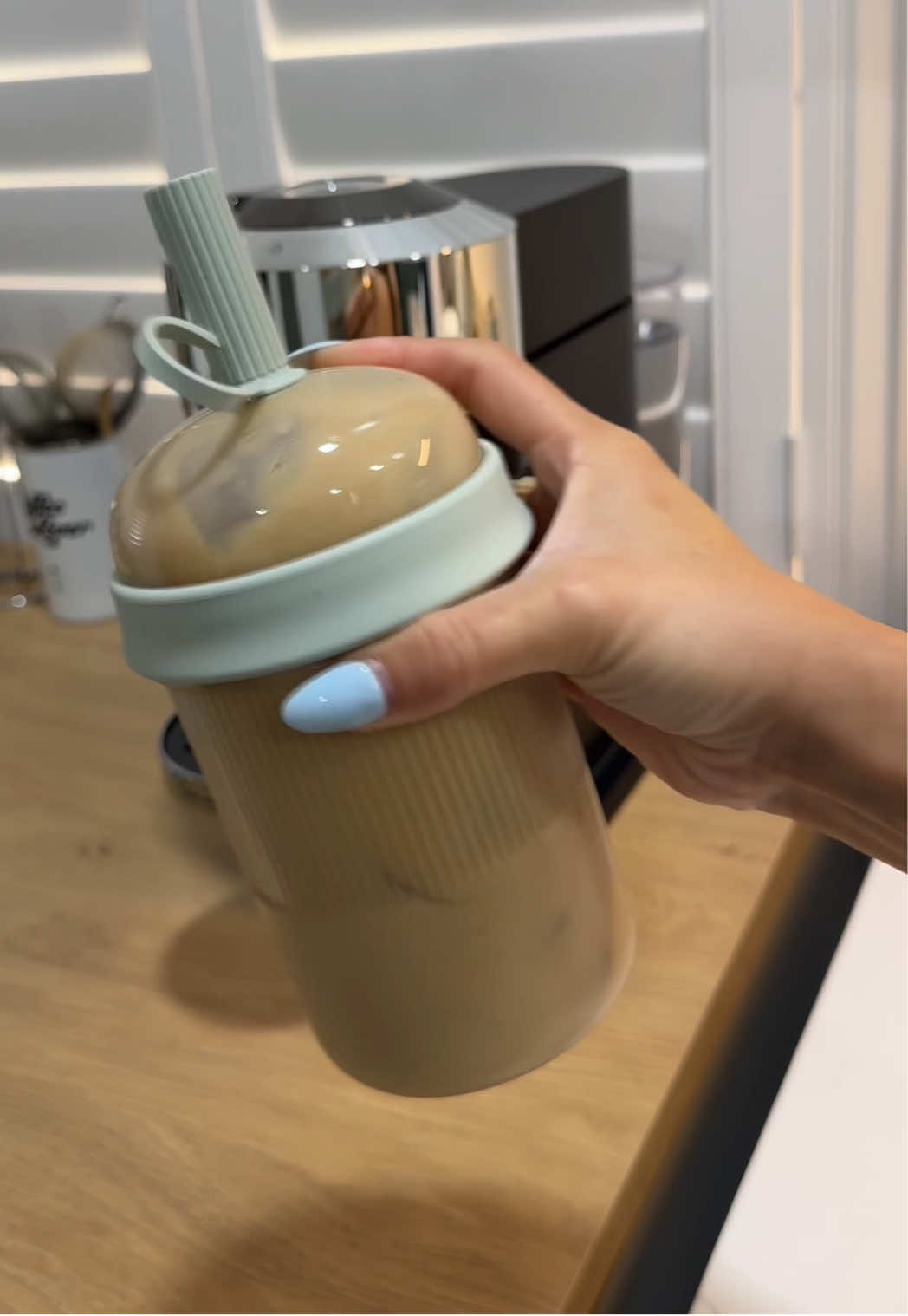 morning vanilla latte hits different ✨ #coffeetiktok #coffeerecipe #vanillalatte #coffeeathome #BookTok @Nespresso 