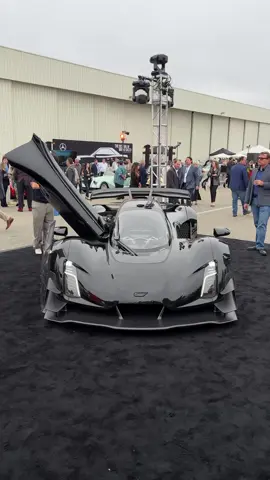 Could this be the future of car manufacturing? With a 1,250 hp hybrid powertrain, an in-house designed 11,000 rpm V8, a fighter-jet 1+1 style cockpit, and engineering and construction led by AI and 3D printing, the Czinger 21C hasn't just thrown out the rulebook, it's written an entirely new one.