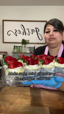 Strawberry Cheesecake minis #jenmorales #fyp #baker 