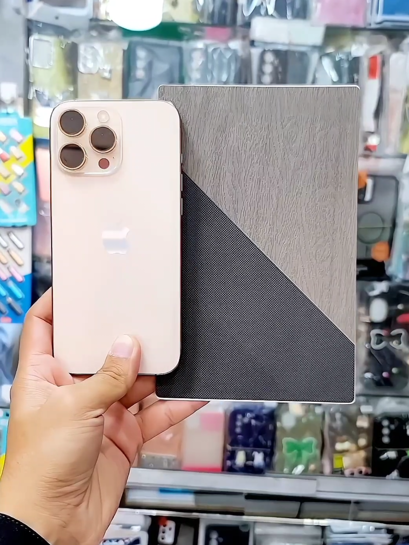 🤷👀 Iphone 16 Pro Max whatsapp:03253705698 Kisi bhai ko Mobile back ka 3D Sheet ya Mobile ka koi SS series ka koi bi items chaiye ho Tu hamare pass all items available Hain  Location :abdul sattar road suneri Market Quetta #スクリーンループ #秋のホテルキャンベーン #ディスカバーキャンペー #viral #video @🍀HABIB📱ACCESSORIES 🦋 