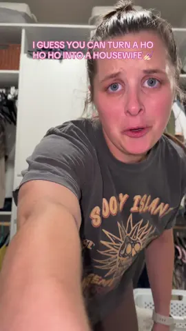 I’m a chatty girl this morning 😘🤣 #cleaningroutine #wfhmom #housewife #laundry 