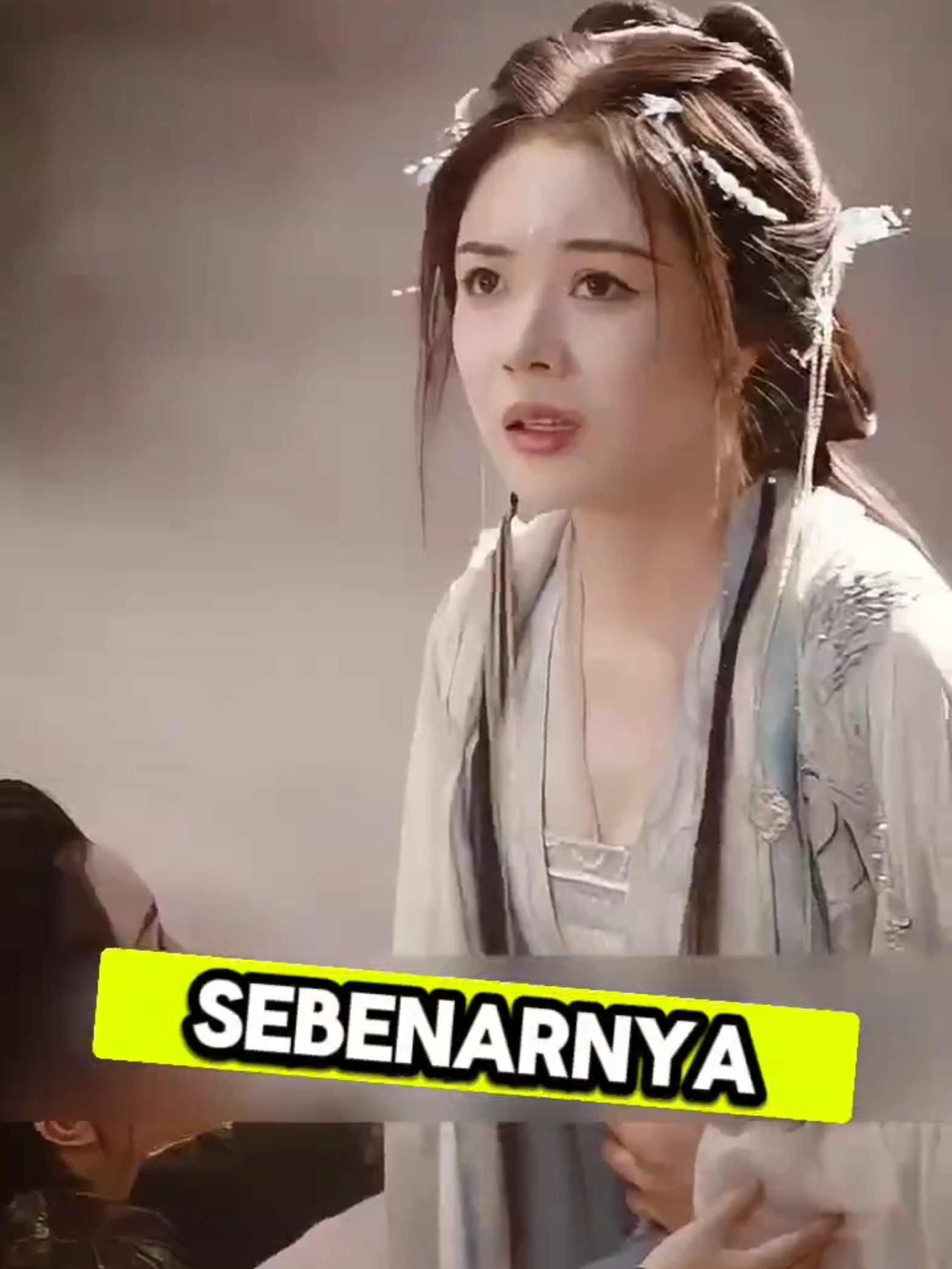 Seorang wanita terjebak di jurang iblis, melahirkan telur binatang suci dan menjadi murid penyihir iblis. Dengan naga kecil dan phoenix, ia melawan wanita licik untuk merebut kembali haknya #alurcerita #alurceritafilm 