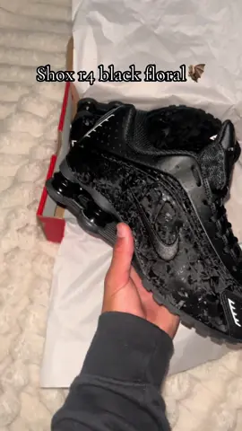 #shox#shoxr4#nike#blackfloral #fyp 