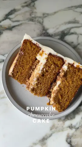 I might not be baking pumpkin spice & everything nice rn but I sure do have a bunch of recipes already on my site if you are 😏 . Pumpkin cake, cream cheese frosting, homemade salted caramel sauce, crushed graham crackers… it doesn’t get better. . . https://baranbakery.com/pumpkin-cake-with-cream-cheese-frosting/ . . #pumpkincake #fallbaking 