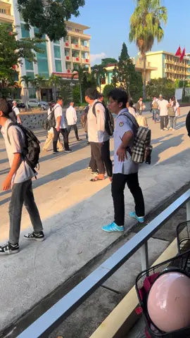 2 băng đảng có tí xích mích 