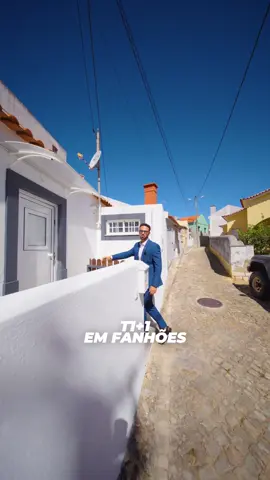 Moradia T1+1 em Fanhões, Loures 🏢 Moradia com pequeno espaço exterior, numa zona calma e com boa vizinhança!! Moradia tradicional, remodelada, situada no coração da aldeia de Pinteús, em Fanhões. Um interior que combina o charme rústico com o conforto da renovação moderna. Ideal para primeira habitação Para mais informação contacte +351 911076522  #vsbrothers #realestate #remaxportugal #imobiliario #remax     