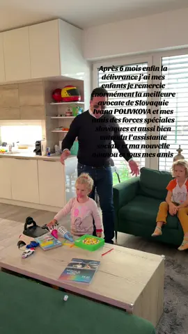 Après 6 mois enfin la délivrance j’ai mes enfants je remercie énormément la meilleure avocate de Slovaquie Ivana POLIVKOVA et mes amis des forces spéciales slovaques et aussi bien entendu l’assistante sociale et ma nouvelle nounou et tous mes amis. Et la semaine prochaine le feu d’artifice pour mon ex et ces amies les travailleuses 😉🧨