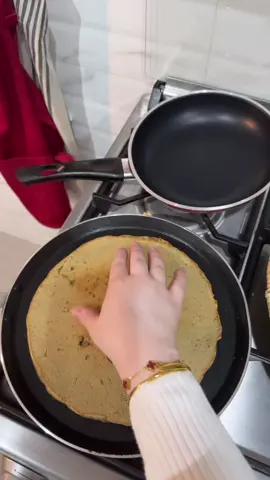 خبزه دخن .. البعض يغلي حليب ويكسرها معاه ويزينها بالسمن .. بس اختصرتها كذا الذ واطعم وأسهل بالنسبه لي 😍🤤👌🏻