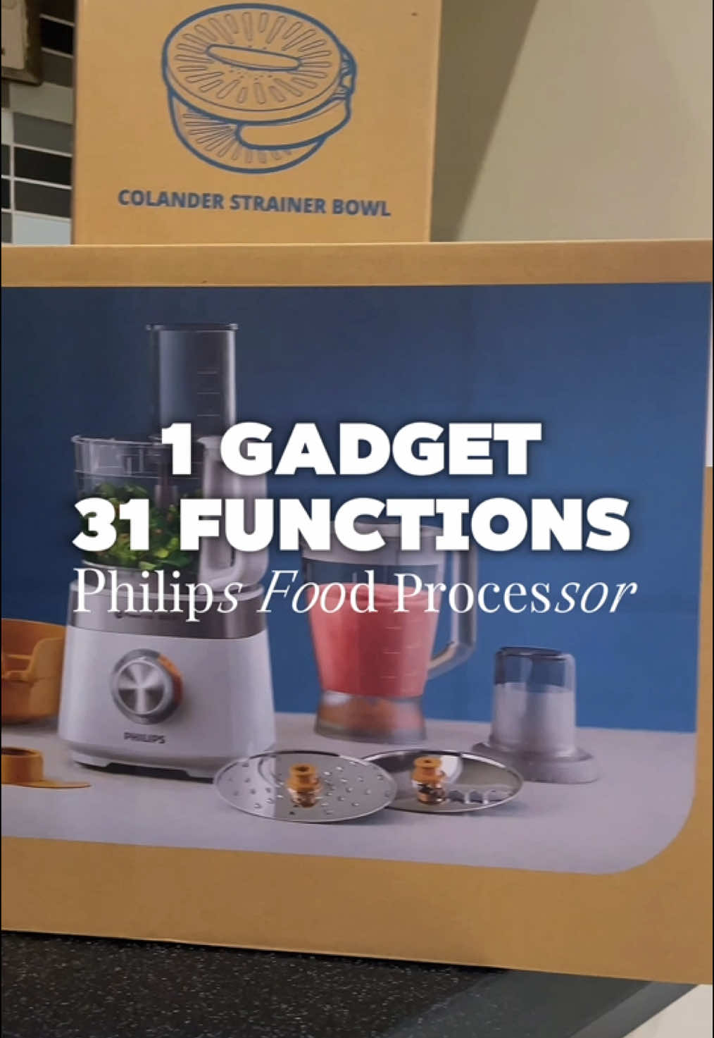 Mak-mak, this is the real kitchen helper! ✨ 31 Fungsi Dapur All-in-One ✨ (Dari uli dough sampai buat jus – semua boleh dengan 1 gadget saja!) 🥤 Blender Jar 	•	Smoothie / Jus 	•	Kek batter 	•	Hummus 	•	Crush ice 🧊 	•	Baby food 	•	Nut butter 🥜 	•	Sup sejuk 	•	Jus sitrus 🍊 🍰 Emulsifying Tool 	•	Putar krim 	•	Pukul telur  	•	Meringue 	•	Sos / Dressing 🍟 French Fry Tool 	•	Potong kentang goreng 🥖 Kneading Tool 	•	Uli dough  	•	Pastry ☕ Mill / Pengisar 	•	Kisar kopi 	•	Kacang 	•	Rempah 🥗 Reversible Disc 	•	Hiris sayur 🥒 	•	Hiris salami 	•	Parut keju 🧀 	•	Sagat sayur 	•	Coleslaw 	•	Hiris kerepek  🔪 S-Blade 	•	Cincang sayur 	•	Cincang daging  	•	Lenyek bahan 	•	Breadcrumbs 	•	Pesto  	•	Energy balls / Protein mix 	•	Cincang coklat  Promo Oct25 ✅ Dapat Free Gift & Boleh Ansuran  ✅ Free Delivery Seluruh Malaysia ✅ Free Waranti 2 Tahun  Love Myliz 🕊️ #PhilipsFoodProcessor #PhilipsByAmway #momhelper #KitchenHack #DapurMudah #MomLife #ResepiHarian #AllInOneGadget #FoodieMalaysia #philipshomeliving #Amway #HomemadeWithLove #EasyCooking #DapurModern #SmartCooking #HealthyCooking #FPResepi #MasakMudah #MomGadget #amwaymy @Amway Malaysia 