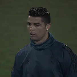 اهديت بعد اكتفاك ! #cristianoronaldo #fyp #fup #cr 