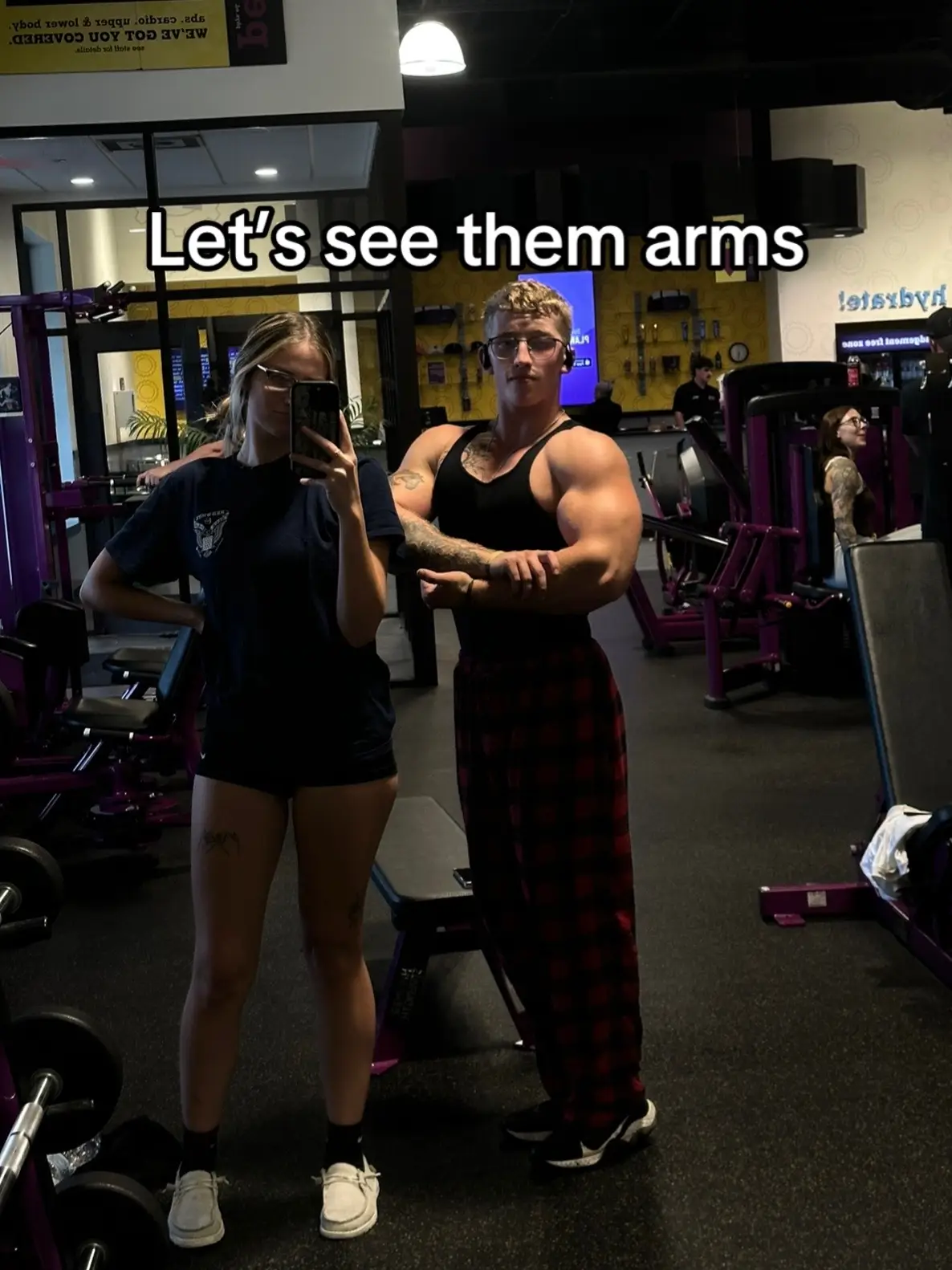 My arms are my strong point tbh  #arms #bicep #trend #gym #comment 