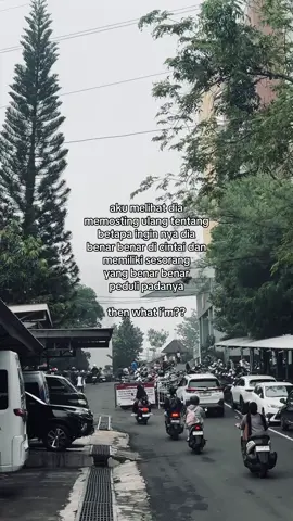 hii.. aku disini lohh, aku orang yang khawatir sama keadaanmu, aku yang selalu ingin tahu tentangmu, aku yang selalu menjadi pendukungmu, aku yang ingin selalu menemani langkahmu, kamu manusia yang ingin aku ajak segalanya, sayangnya kamu ga ngeliat ke aku sedikit pun yaa? tapi gapapa kok, aku juga sadar kalo aku ga sepantes itu buat dapetin kamu, bahagia terus yaa kamuu, ilysm🤍🥺