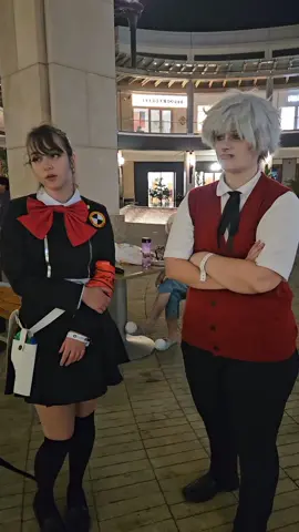 When your friends all match each other @eden 🔜 fanX @asters_n_rabbits @Emi <3  ♡ #cosplay #fanx #fanx2025 #fyp #persona3 