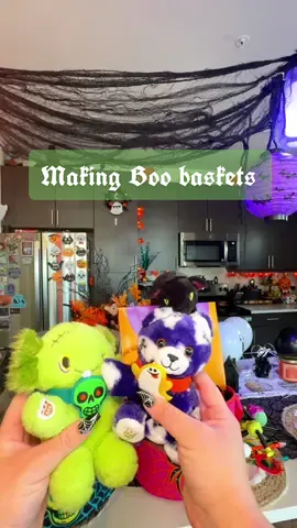 I have to give it to @target they make it so easy to make the cutest boo baskets!! All target items except the mini plushies from @Build-A-Bear Workshop, I think I did pretty good right?!  #halloween #boobasket #halloweenhaul #targethalloween #targetfinds 