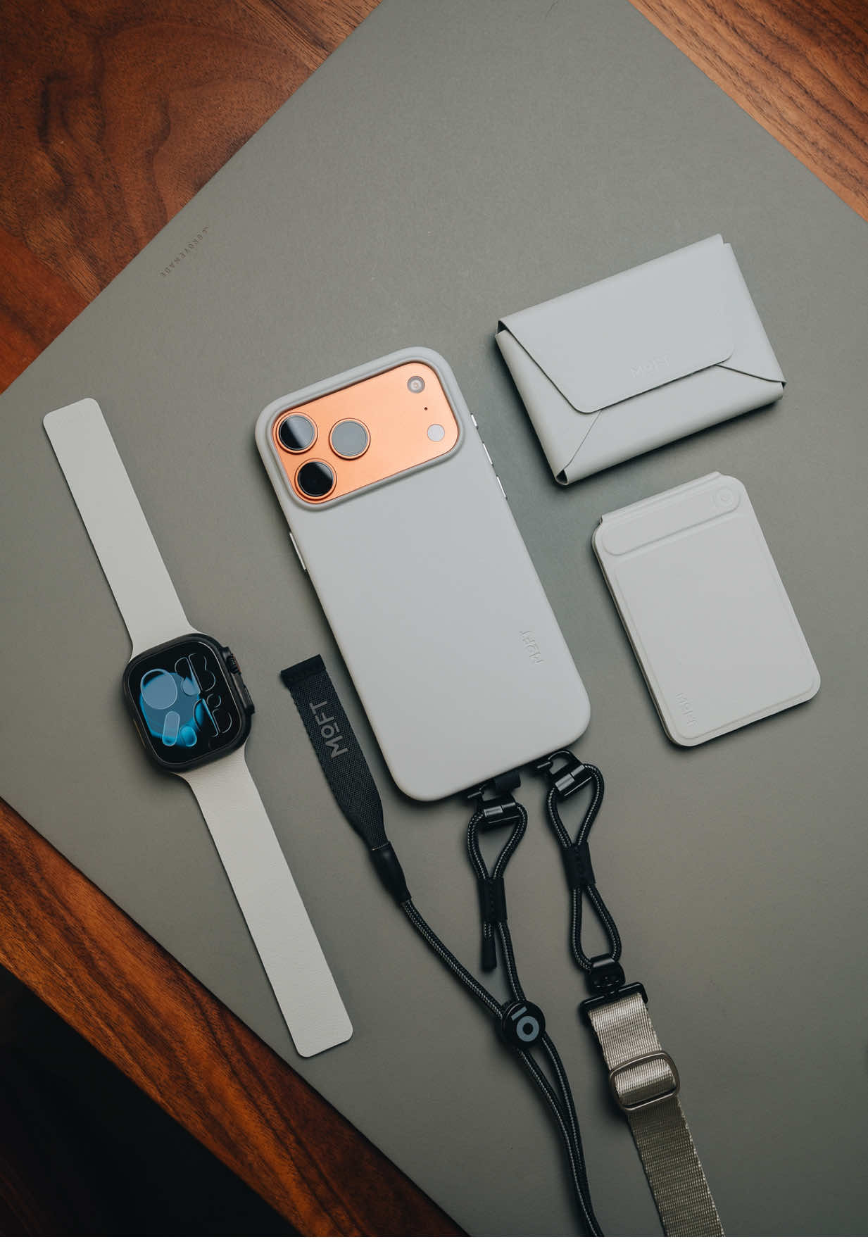 This iPhone 17 Accessory Kit Does It All 🔥 Most iPhone cases just protect your phone. The MOFT Snap Studio GiftBox transforms it into a full modular system @moft.us   -MOVAS Case with MagSafe built-in -Snap Field Wallet: holds 8 cards, pull-tab + hidden stand option -Snap Tripod Wallet: Floating, Vlogging & Stand modes -Snap Duo Watch Band & Everywhere Lanyard Clean. Minimal. Modular. The most versatile iPhone 17 setup all in one box. Link in bio @MOFT.US   #createanywhere #iphone17 #iphone17pro 