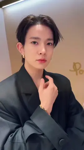 Behindヒスン君めちゃくちゃかっこ良かったですね。。PRADA黒衣装ヒスン君私意外にも好きな方多いのでは。ヒスンペンじゃない方も絶対好きな方多いのでは♥#이희승 #イヒスンheeseung #Behind @マミー🍎🦙🔨 @れもん🍋Heeseung❤︎.*Sunoo❤︎.* @미카 @ゆう @あちゅい @user9877396463904 たぇ @Anna ナムドルlove @kk3150 @まみ @る🥲 