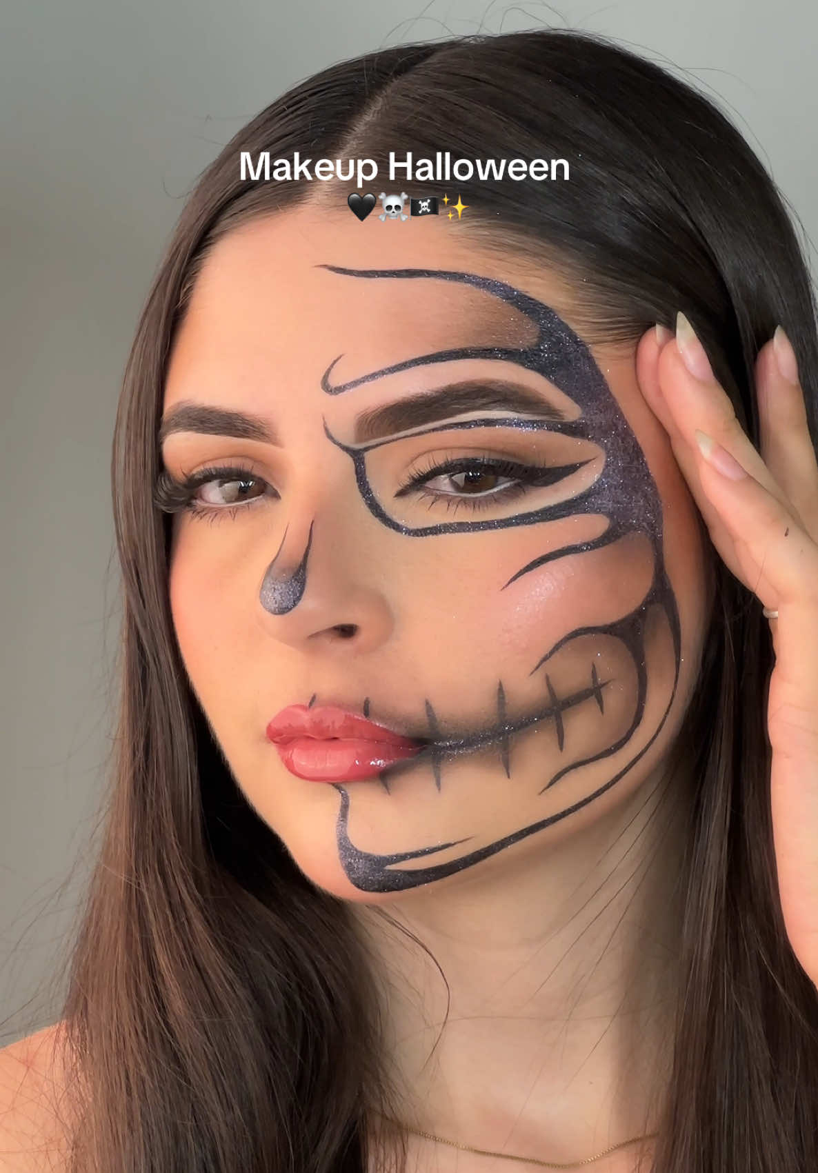 Maquiagem de halloween ☠️🖤✨ #makeup #halloweenmakeup  Glitter solto  Id MIIAM3-B32V @Mercado Livre Moda #OMelhorDaBeleza #MercadoLivreModa