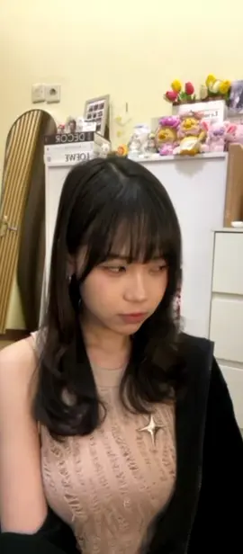 Lana lagi unboxing blind box labubu dg penuh drama yg panjang di cerita nya. #lanajkt48 #fjkt48newera #jkt48 #fyp