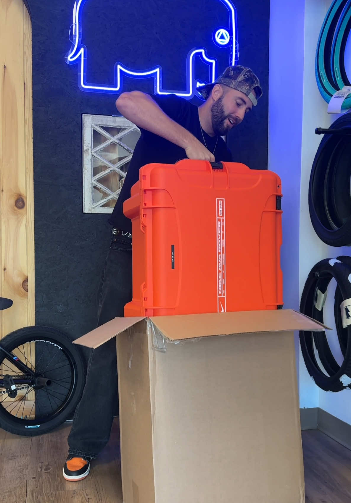 Unboxed this insane 1/20 package from Nike and Foot Locker with my name on it 🤯 @Nike @footlocker #unboxing #nikeavarover 