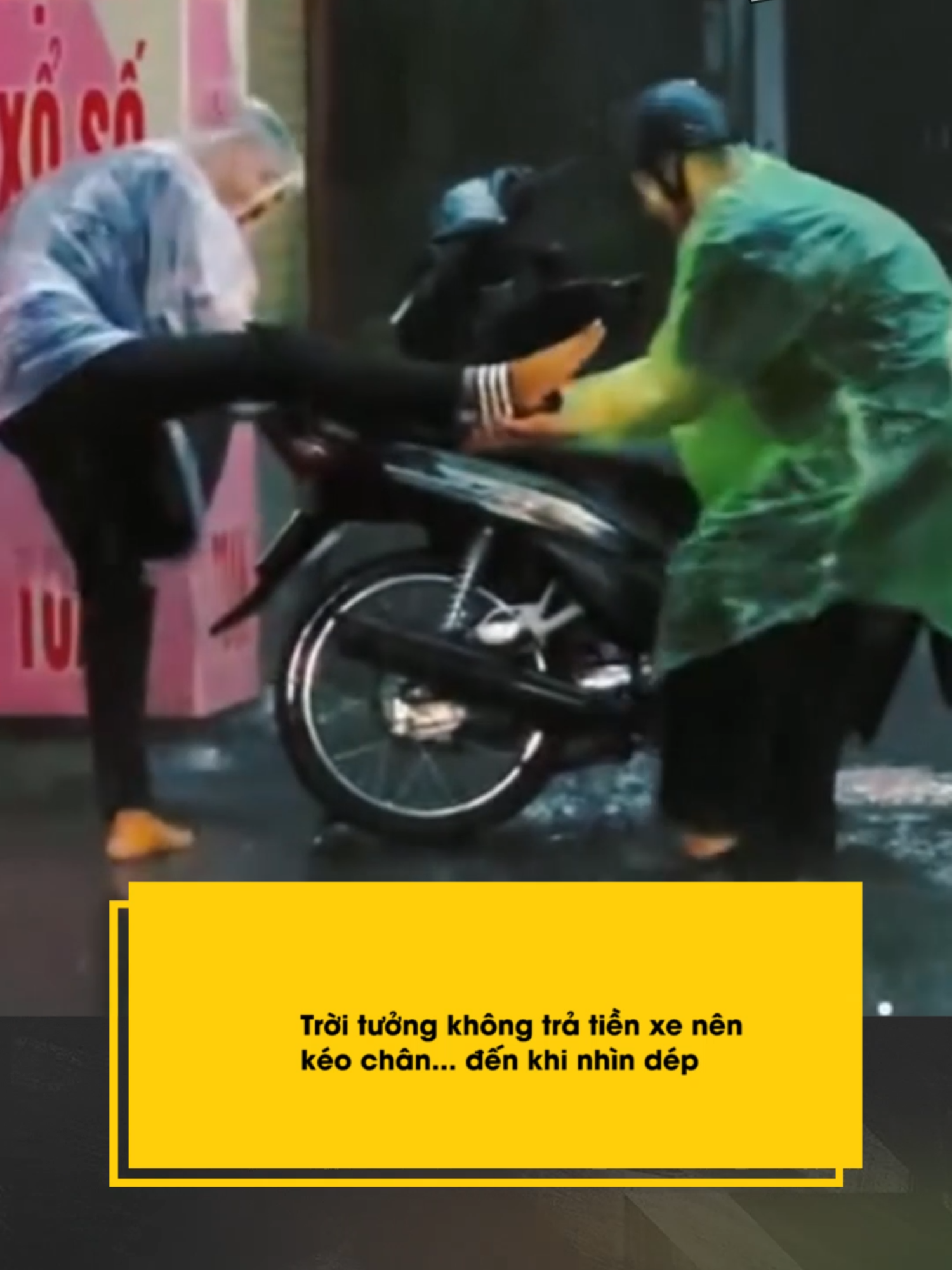 Trời tưởng không trả tiền xe nên kéo chân... đến khi nhìn dép #khaunghiep #dramin