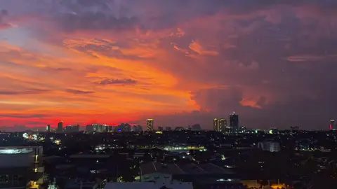 What a View🌅🌆.                                    #sunset #views #city 