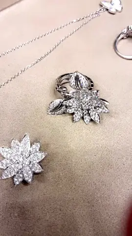 Collection fleur de lotus #vca #lotus 