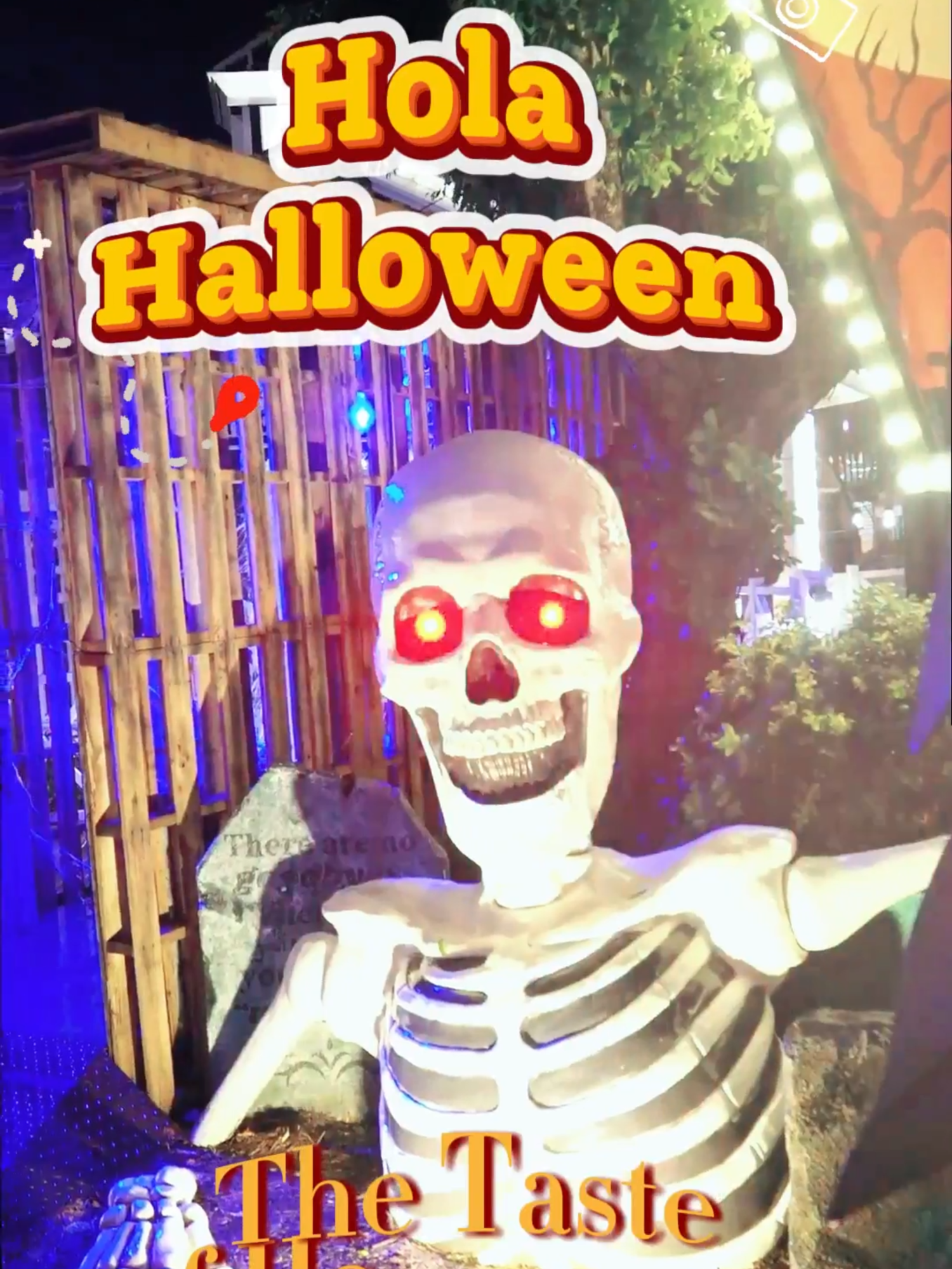 🎃🎃🎃🎃🎃Hola Halloween The Taste of Happiness   จัดงานเตรียมต้อนรับ เทศกาล ฮาโลวีน สุดสยอง  ณ ที่เกิดเหตุ คือ  Chocolate ville  พร้อมกับกิจกรรมสนุก มากมาย เต็มอรรถรส  กับประสบการณ์ที่คุณไม่เคยได้สัมผัสมาก่อน ลงทุนการจัดงานอย่างยิ่งใหญ่  Halloween ที่ spooky but sweet และเหมาะสำหรับทุกคนในครอบครัว  ตรงส่วนนี้ เค้ามีรถรับส่ง ขบวนผีสิง ไว้ให้ถ่ายรูป ถ่ายคอนเทนต์ กับเพื่อน ผี ๆ สยองขวัญ ไปสนุกกันยกคันแบบนี้ด้วยนะทุกคน กับบรรยากาศโดยรอบทั้งงานที่เต็มไปด้วยมุมถ่ายรูปสนุก ๆ กว่า 1000 จุด  ถ่ายรูปกันให้สะใจไปเลย  แต่งหน้า ผี  มาเจอเพื่อน ๆ ผี ๆ ด้วยกันได้นะ    เปิดบริการทั้งกลางวันและกลางคืน  พร้อมรับสิทธิพิเศษมากมาย จะเดินไปถ่ายรูปตรงสะพาน จะดีดเปียโน ขับกล่อมเพื่อนผีในงานก็ย่อมใด  5555  💀💀💀💀และสิ่งที่เพื่อน ๆ ทุกคนเห็นตอนนี้ก็คือ  เรากำลังอยู่ ที่ chocolate ville  ดินแดนมหัศจรรย์ ชวนขนหัวลุก ในงานเทศกาลสุดหรรษา  Hola Halloween The Tase of Happiness  กับการตกแต่ง Decorate ทุกมุมทุกจุด ให้เป็นเทศกาลฮาโลวีน เข้างานบัตร 2 ใบ จ่ายแค่ 400 บาท สามารถนำบัตรเข้างานมาแลกเครื่องดื่มได้ด้วย  คุ้มมากกับการได้เข้างานที่จัดยิ่งใหญ่ขนาดนี้   👻👻👻👻ได้อย่างน่าสนุกสนาน นี่แค่บรรยากาศตอนกลางวันสนุกขนาดนี้ กลางคืนจะขนาดไหน   ฟักทองหลากสี  ต่อด้วย เพื่อนผี ผี  ที่คอยหลอกหลอน   พร้อมทั้ง Meet & Greet  มาสคอตหมาน้อยสมาชิกใหม่ ของ  chocolate ville แถมได้ใกล้ชิด กับน้องหมา ในชุดแฟนซี ยกขบวนพาเหรดมาให้ชมอย่างถึงตัว  กับท่าเต้นที่เกินเหตุ และทุ่มเทมากทุกคน   เดินเล่นมาทั้งวัน หิวแล้ว อย่างที่รู้กันอยู่ chocolate ville มีอาหารที่คอยเสริ์ฟและอร่อยมาก  วันนี้เราเลือกเมนู เด็ด ต้อนรับเทศกาลอาโลวีน เลือกเซ็ทนี้บอกเลยอิ่มใจ และอิ่มท้อง  เพราะความอร่อยของทุกเมนู ที่คัดสรรมานั้น  แปลกใหม่ และอร่อยทุกเมนู ทุกจานเรียกได้ว่า วัตถุดิบปรุงแต่งอย่างดี  มาเที่ยวที่นี่ทีไร ไม่เคยผิดหวังสักครั้งเลย  การบริการเรียกได้ว่า มีพนักงานติดโต๊ะ  โต๊ะต่อโต๊ะกันเลยทีเดียว จะเรียกใช้คอยให้บริการเสริฟ์อาหารเสริ์ฟเครื่องดื่มกันไม่ไม่หยุด และเมนู ต้อนรับฮาโลวีน มาแล้วต้องสั่งนะ มันอร่อยมาก  รสชาติ เคี้ยวแล้วหงุบหงับๆ   ไอศกรีมที่นี่ก็อร่อย รสชาติ เย็นสดชื่น ดี๊ดี   ของหวานก็เริ่ดในปฐพี  น้ำผึ้งทรงพลังมากทุกคน เนื้อแป้งนุ่มอร่อย เราและช่างภาพงี้ สั่งเบิ้ลมาอีกจานเพราะมันอร่อยมาก  ทานตัดกับสตอร์รี่เบอร์รี่ยิ่งอร่อย สั่งเบิ้ลไปเลยอีกรอบ     ดูความหนานุ่มของเค้าดิ  ใครมาไม่สั่งทานก็แล้วแต่  แต่นี่ ทานไม่หยุด เพราะเมนูนี้มันอร่อยจริง ๆ เครื่องดื่มก็อร่อยมาก ชาแบบเข้มข้น  หวานหอม สดชื่นสุดๆ  และแล้วก็ได้เวลาไปเที่ยวต่อ  ต้องไปช้อปปิ้งเดินย่อยกันหน่อยแล้ว ของขายต้อนรับฮาโลวีน ก็มีให้เลือกเยอะมากทุกคน  หน้ากากเอย ดาบเอย สนุกมาก  เริ่มสนุก กับเทศกาลนี้แล้วสิ    ไปถ่ายรูปต่อกับสุสานเมืองผี ที่ตกกลางคืน แสงไฟ สวยมาก จัดหนัก จัดเต็มกันเลยทีเดียว ได้เวลา ชวนขนหัวลุก ด้านใน บ้านผีสิงทุกคนต้องรีบมาสัมผัส  มันน่ากลัวมาก  กริ๊ดร้องตลอดทั้งทริป   เพราะว่าเพื่อนร่วมทริปข้างหน้า ฉันบอกให้มันหยุด  แต่มันไม่หยุด ฉันงี้ ขนหัวลุกกันเลยทีเดียว ใครมาแล้วต้องเที่ยวให้ครบ เพราะ ในงานเทศกาลสุดหรรษา  Hola Halloween The Tase of Happiness ที่ chocolate ville ปีนี้เค้าจัดใหญ่ เล่นใหญ่มาก  อย่าลืมแต่งตัวเป็นผี ไปเที่ยวแล้วมาเล่าสู่กันฟังคอมเมนต์กันบ้างนะ  @chocolateville.bangkok #halohalloween #thetasteofhappiness #chocolateville  #บ้านผีสิง #spookybutsweet #เทศกาลฮาโลวีน #ฮาโลวีน #เลียขอบปาก #familyhalloween  #colorfulmemories  #mexicanvibes #happyyorkie #lovelymaltipoo