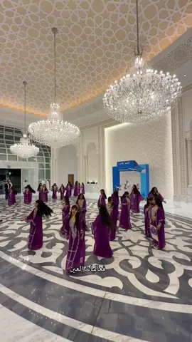 ترحيب و استقبال أول رحلة لطيران الجزيرة من دولة الكويت الشقيقة إلى مدينة العين الإماراتية  #فعاليات_العين #مطار_العين 