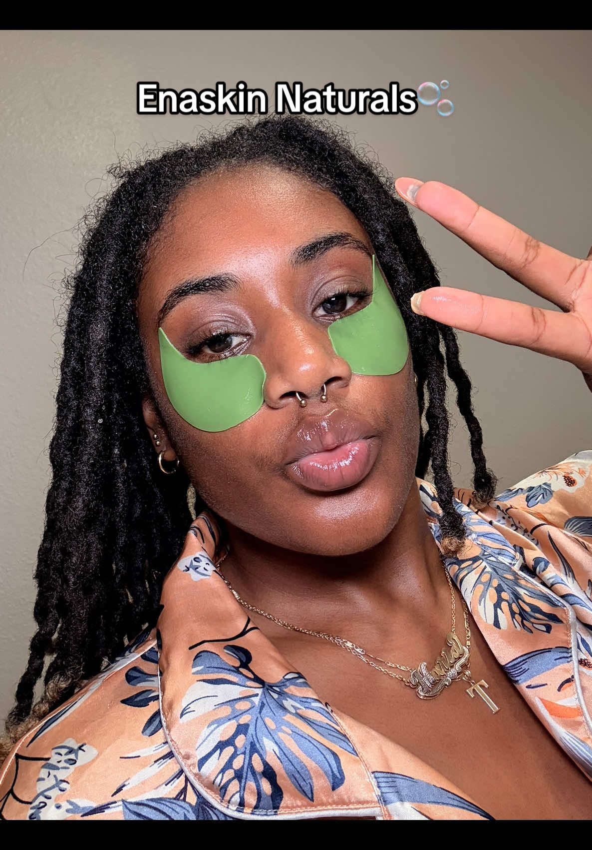 I'm good for a routine anything body/ skin related 🤩✨ #nighttimeroutine #skincareroutine #skincareproducts #skincare #bedtime  @EnaSkin  
