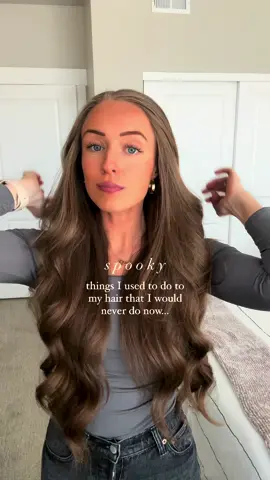 💀Do you do any of these things to your hair?👀 You're most likely damaging your hair if you do. Here's why:⬇️ . 1. Sleeping with wet hair: Sleeping with wet hair can cause the cuticle, the outermost layer of the hair, to lift up, which can lead to split ends and breakage. The friction created from the hair rubbing against your pillowcase all night can create frizz and tangles, and more breakage. 2. Apply hair oil before using eat: Oil heats up faster and could potentially damage your hair if you apply heat to it immediately after putting it on your hair. Always wait 5-10 minutes after the oil has been applied to use heat, or use a non oil-based heat protectant. 3. Never wash brushes or tools: All of the dead skin cells, olis, and product residue build up on the brush as you use it will just end up back in your hair if you don’t it! This  can cause greasy hair, even after just washing it, and lack of shine. 4. Brushing wet hair: Your hair is at its weakest when it is wet. Brushing, or being aggressive with your hair while it's wet, can lead to breakage, split ends, and damage. 👻What questions do you have? To see my fav hair products and recommendations that help maintain and support healthy hair, go to the 🔗 in my bio!!  . #hairtips #hairdamage #damagedhair #HairCareTips #haircare 