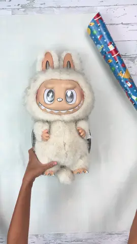 How to gift wrap the Giant Angel in Clouds Labubu #giftwrappinghacks #wrappinggifts 
