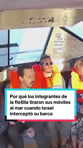 Las imágenes de los integrantes del barco de la flotilla Captain Nikos —en el que viaja el periodista de EL PAÍS Carlos de Barrón— tirando al mar sus teléfonos móviles ante la inminente llegada de los buques israelíes a esa embarcación han sido objeto de conversación en redes sociales. ¿Por qué lo hicieron? #GlobalSumudFlotilla #guerraengaza #israel #palestina #politicaentiktok 