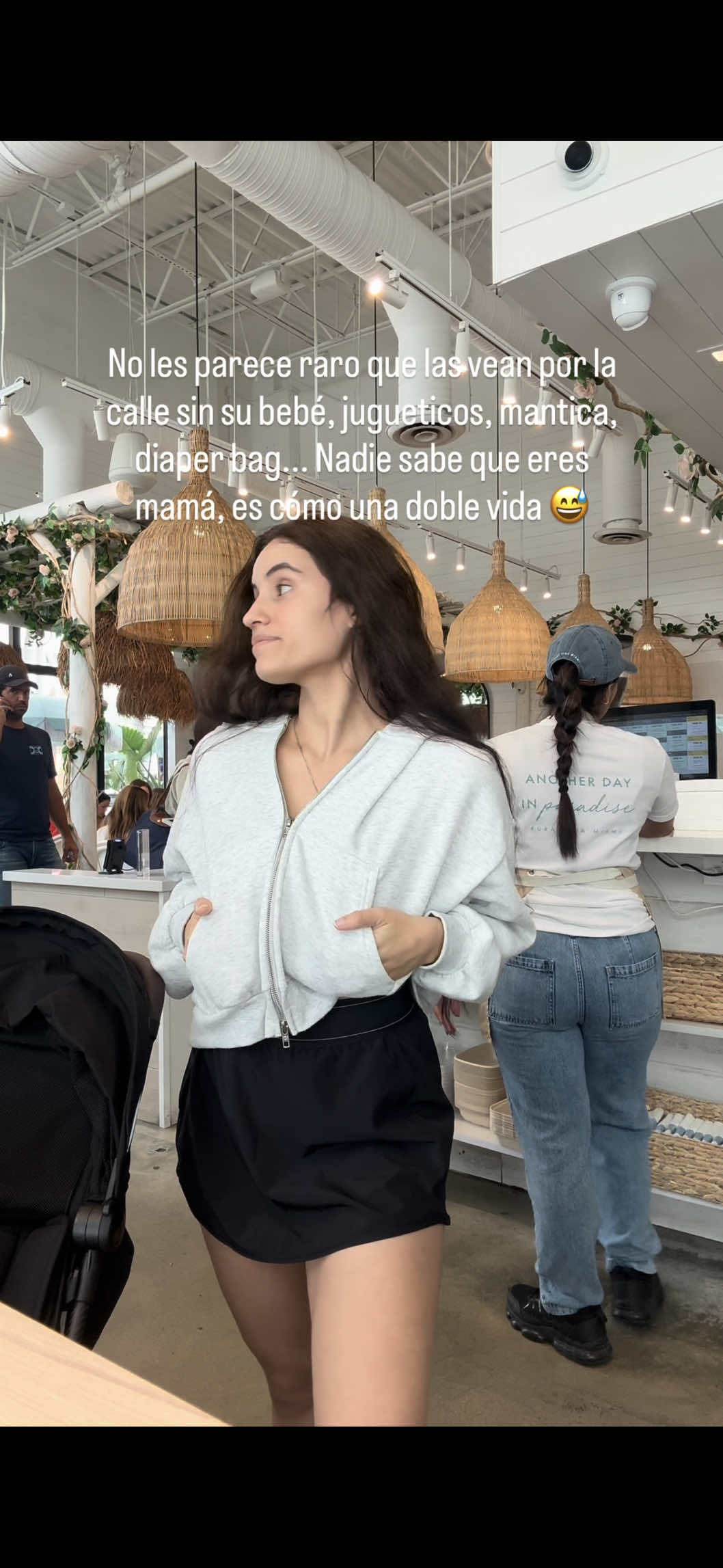 No les resulta raro 🤣 o soy yo la única …. #mamá #mamaprimeriza #mamaehija #maternidad #mom #momlife #momblogger #momanddaughter #daughter #mominfluencer #bebe #baby #babygirl #girlmom #toddlermom #toddler #infancia #crianza #Love #amor #family #familia #felicidad 