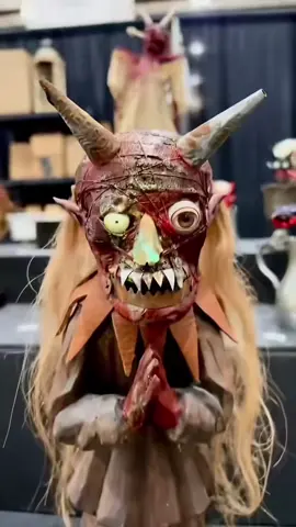 you never know what you’ll find at Oddities & Curiosities Expo 👀  @disasterina #oddities #thingstodo #weirdstuff #artistsoftiktok #horrorart 