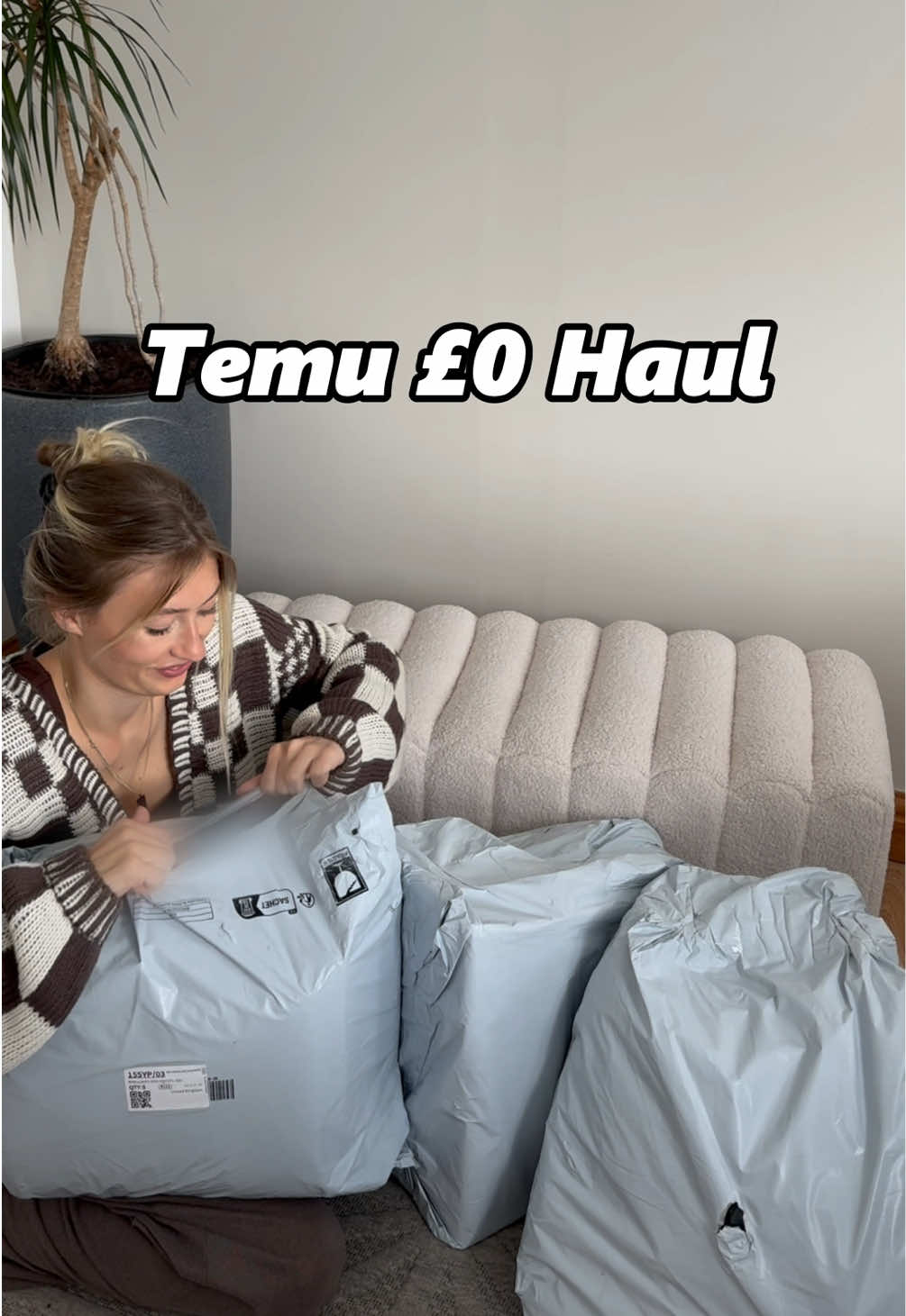 ad Love my bits and pieces from a very exciting autumnal/renovation Temu haul!🥰  Code: dyb8783 for #temu £0🎁 🔗 in bio. (Only for new app users with qualifying orders. T&Cs apply. Minimum order amount applies) @temu_uk @shoptemu #haul #autmn #halloween #firsthome #exciting