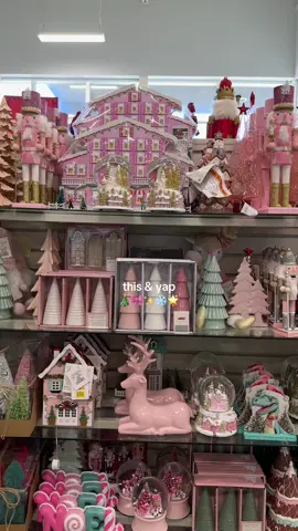 is it too early for christmas shopping ? never. #toronto #christmasshopping #pinkmas 